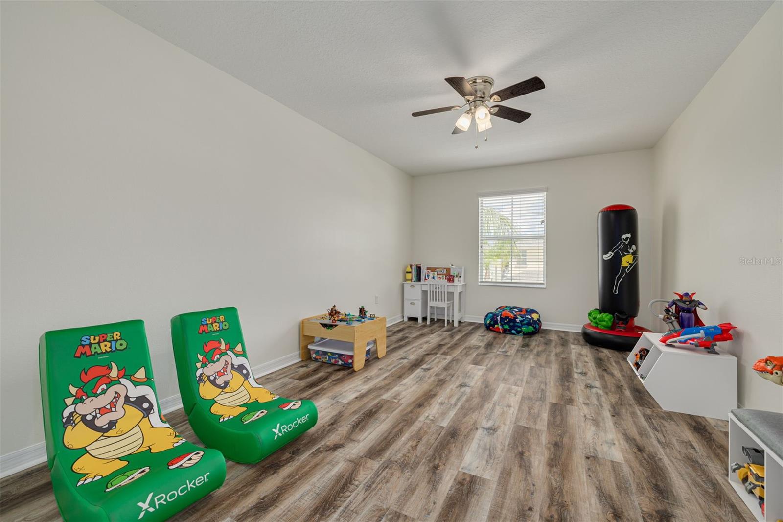 9520 TRUMPET VINE LOOP