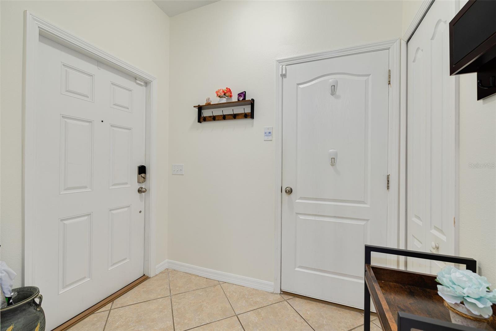 9520 TRUMPET VINE LOOP