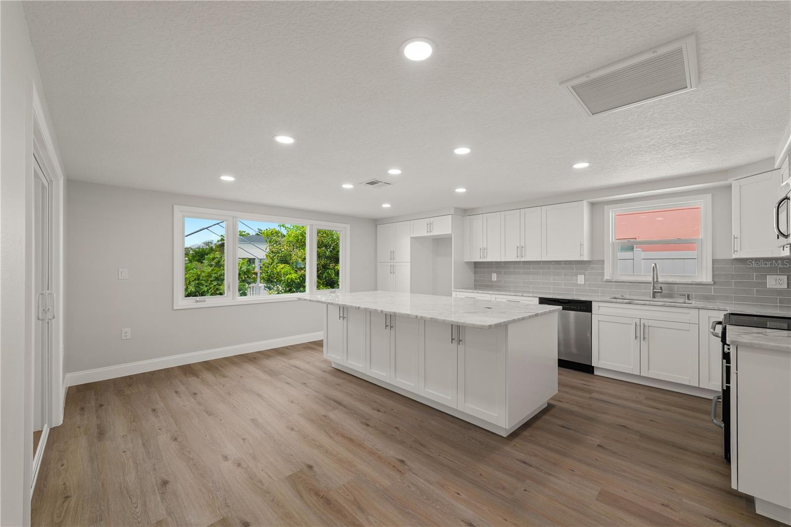 6617 HARBOR DR