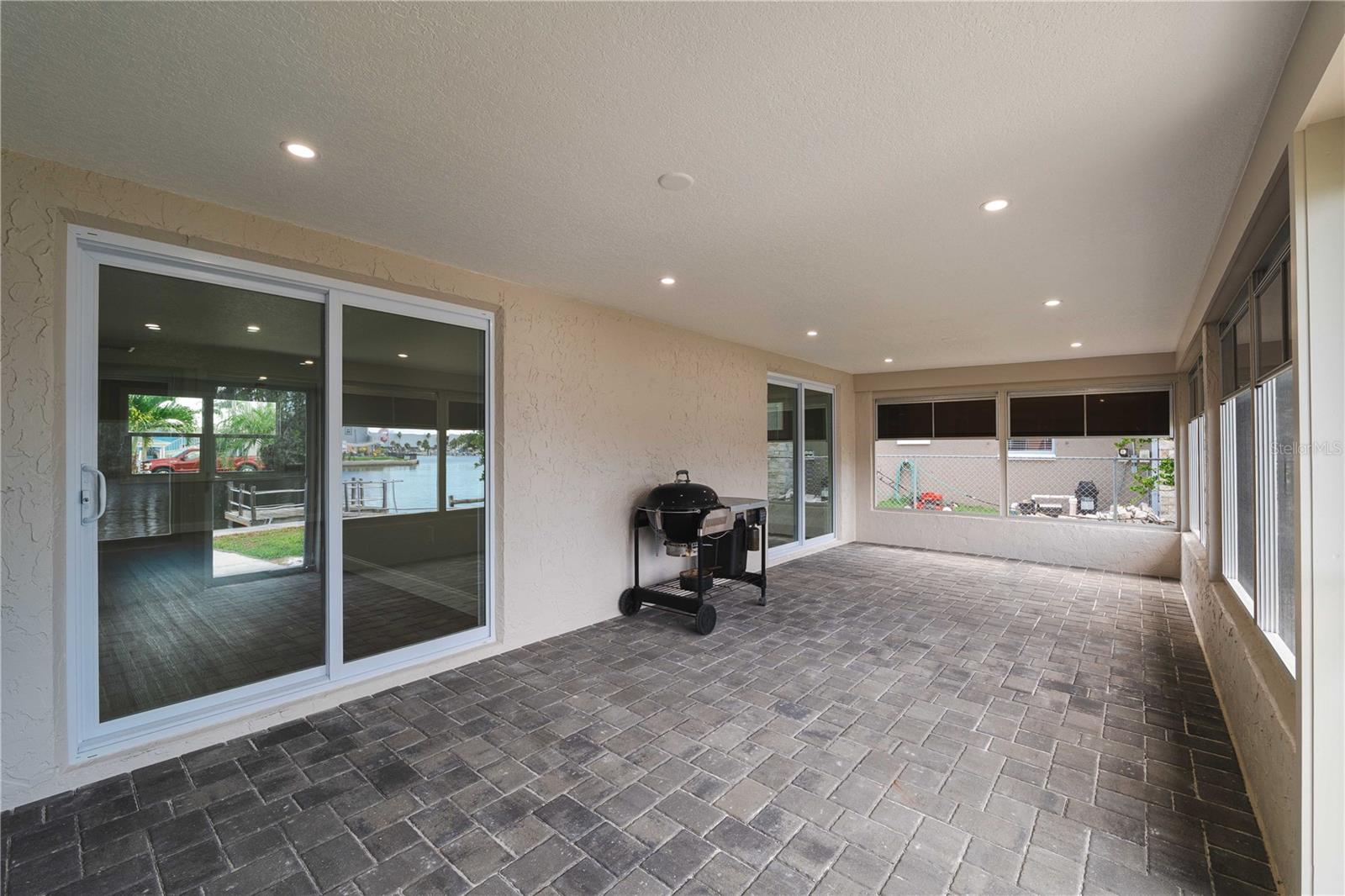 6617 HARBOR DR
