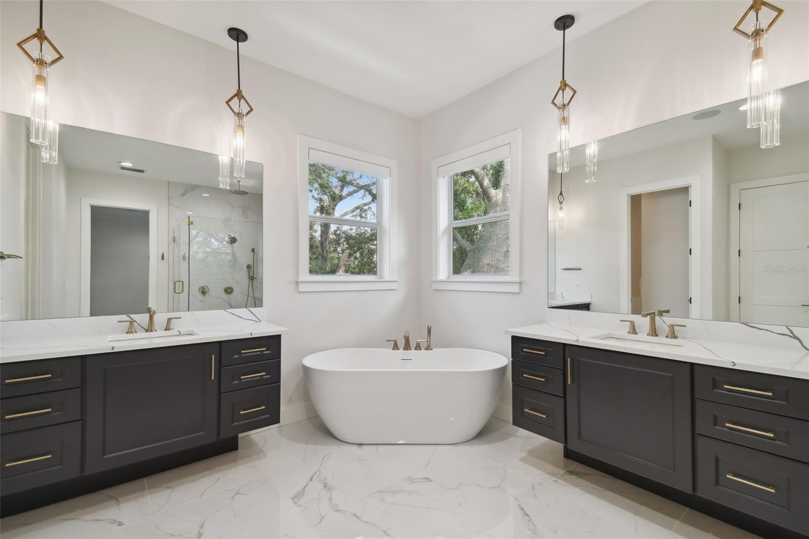 3418 W DORCHESTER ST