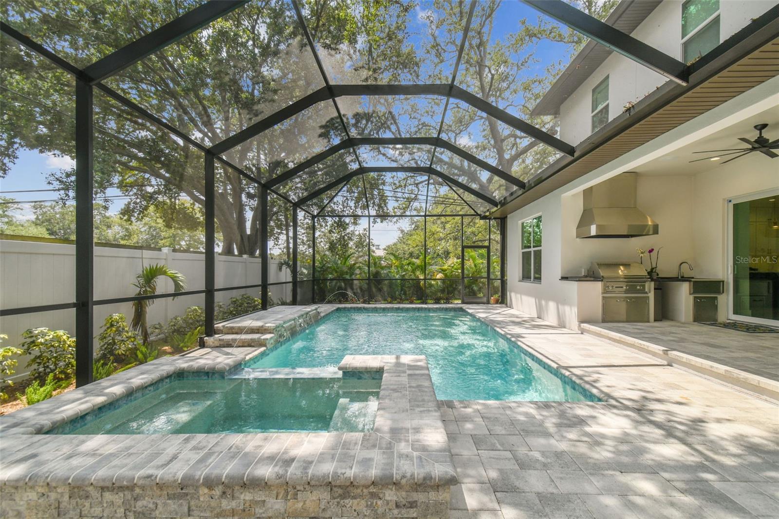 3418 W DORCHESTER ST