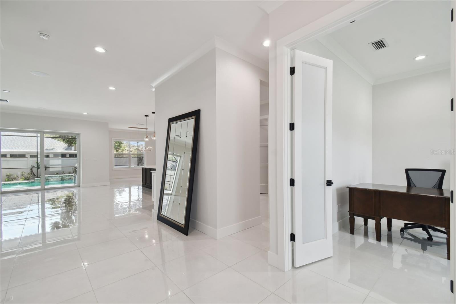 3418 W DORCHESTER ST