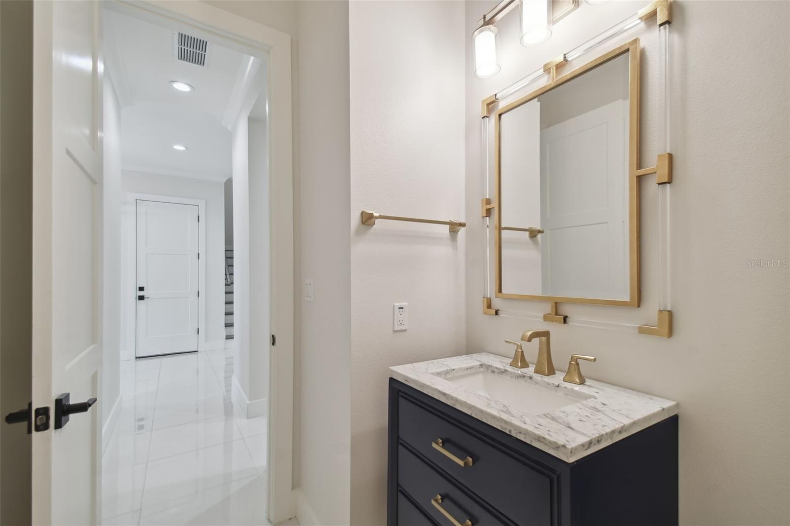 3418 W DORCHESTER ST