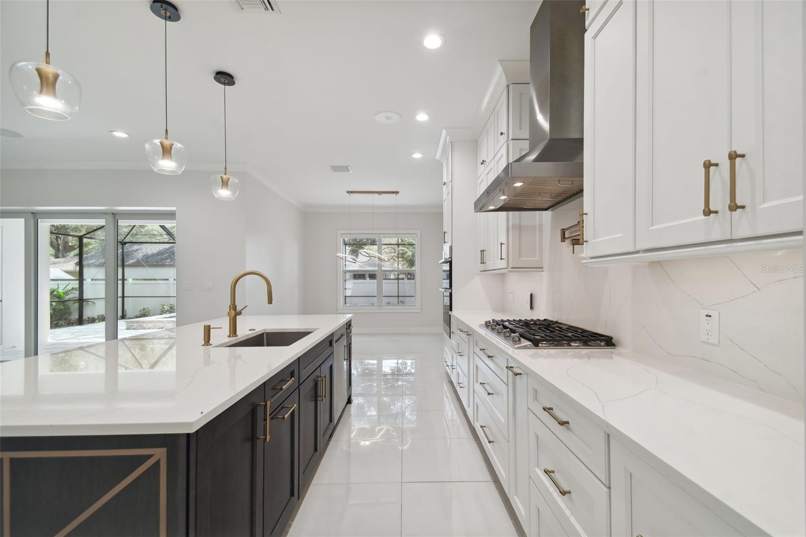 3418 W DORCHESTER ST