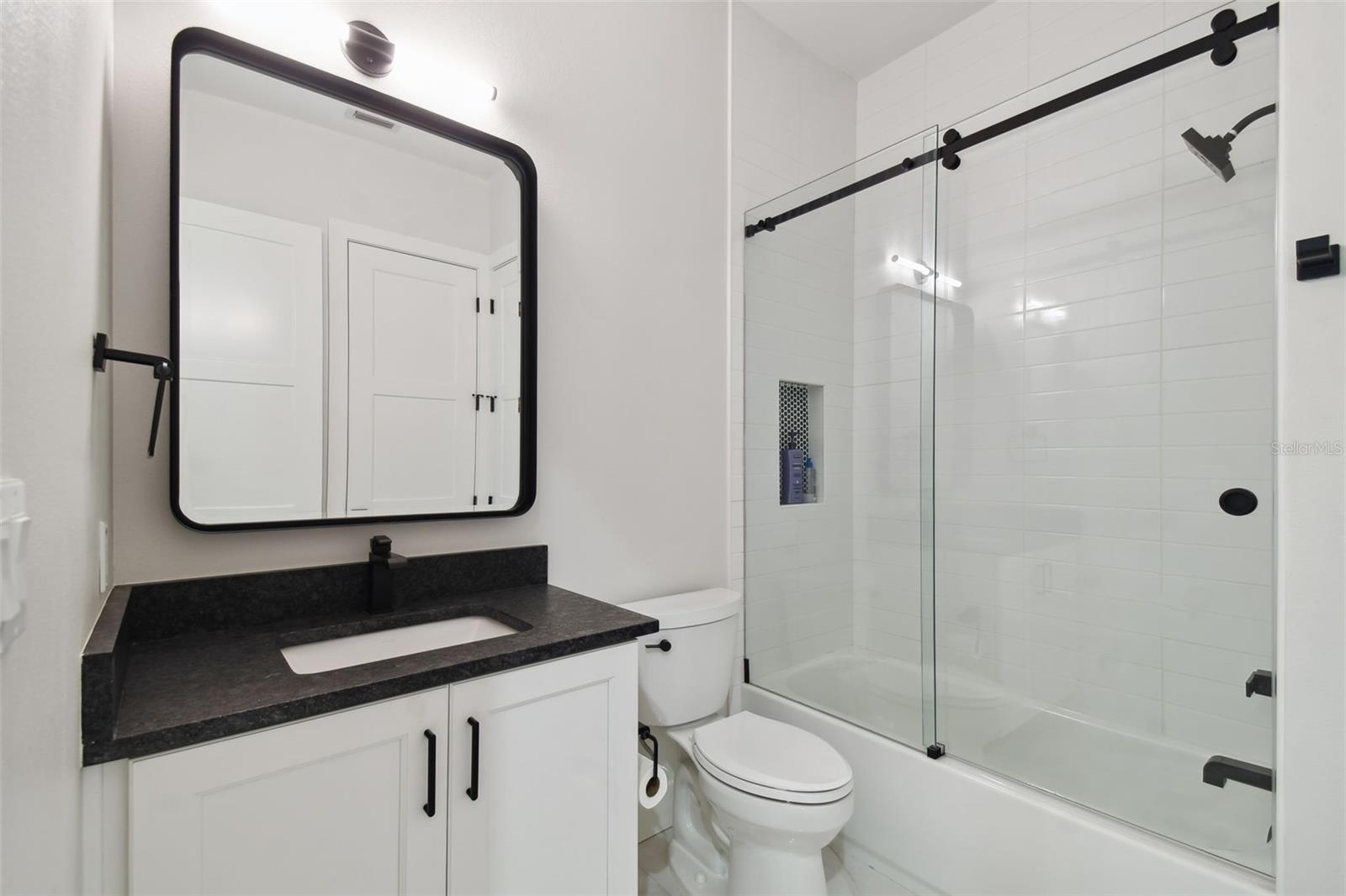 3418 W DORCHESTER ST