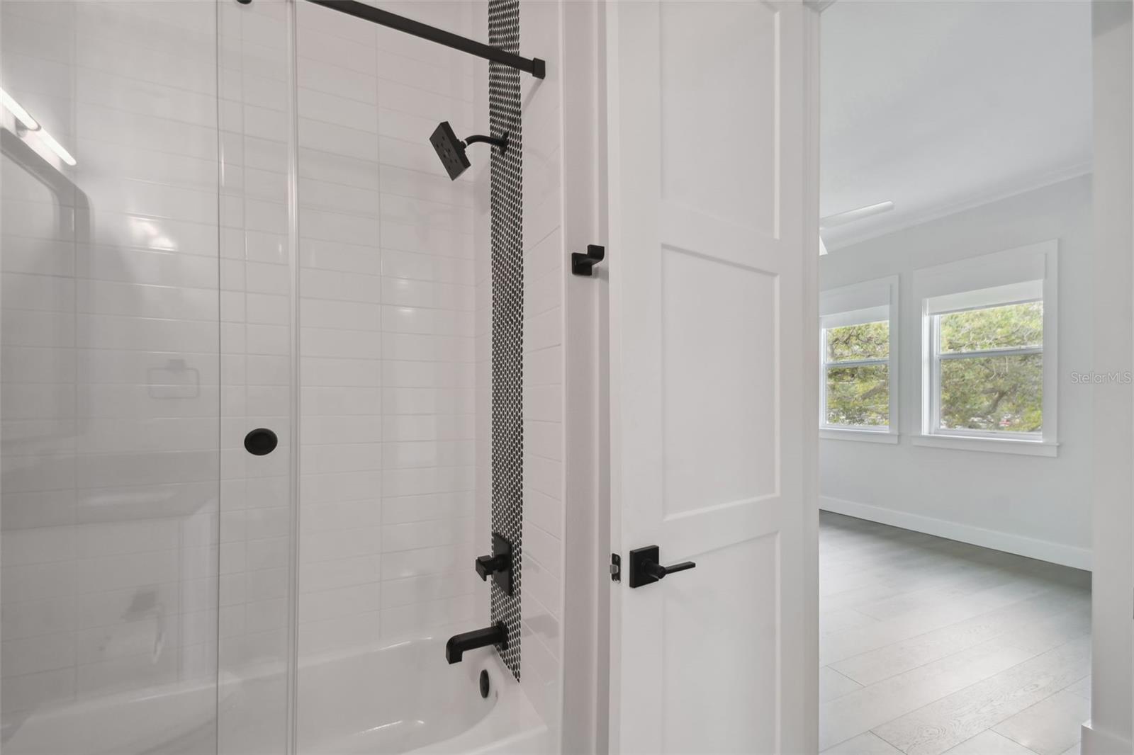 3418 W DORCHESTER ST