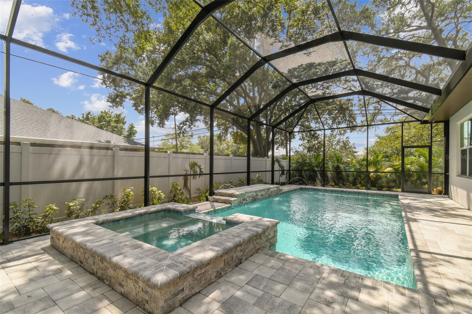 3418 W DORCHESTER ST