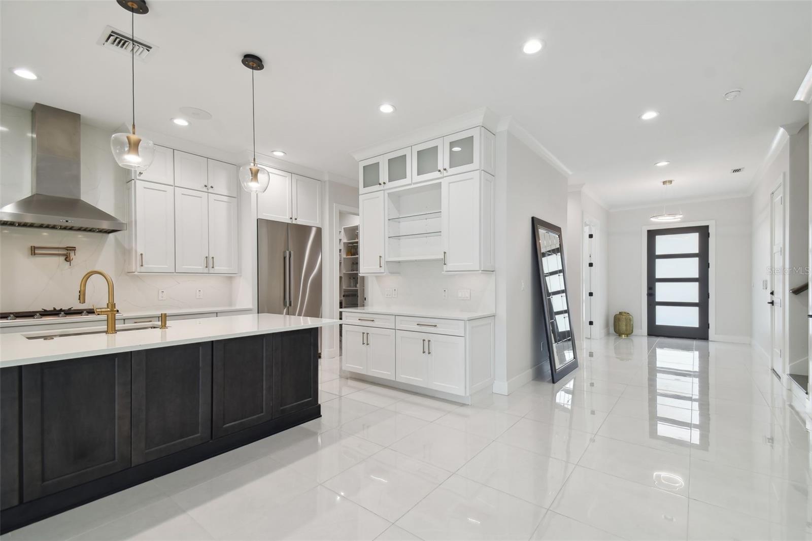 3418 W DORCHESTER ST