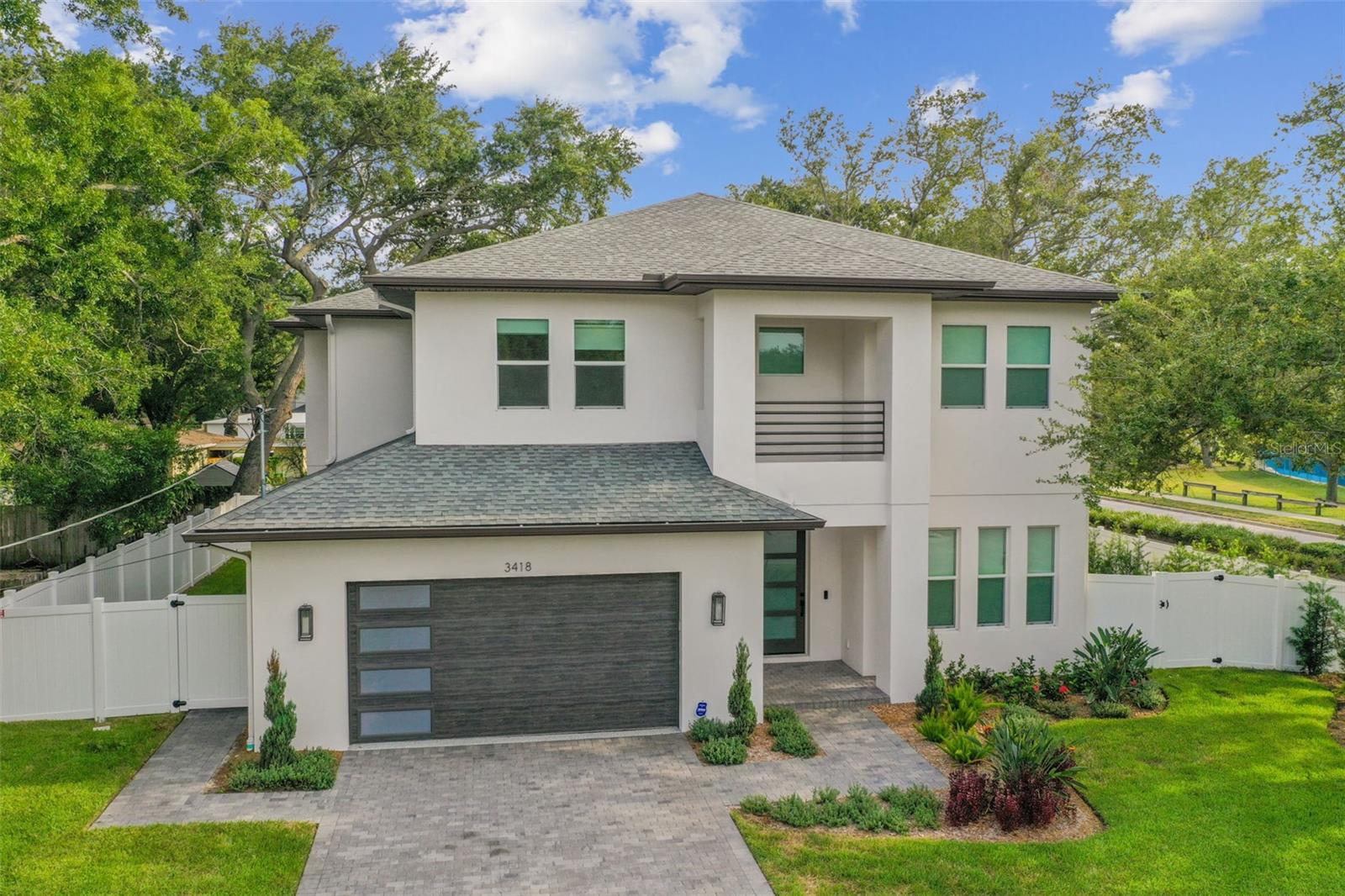 3418 W DORCHESTER ST