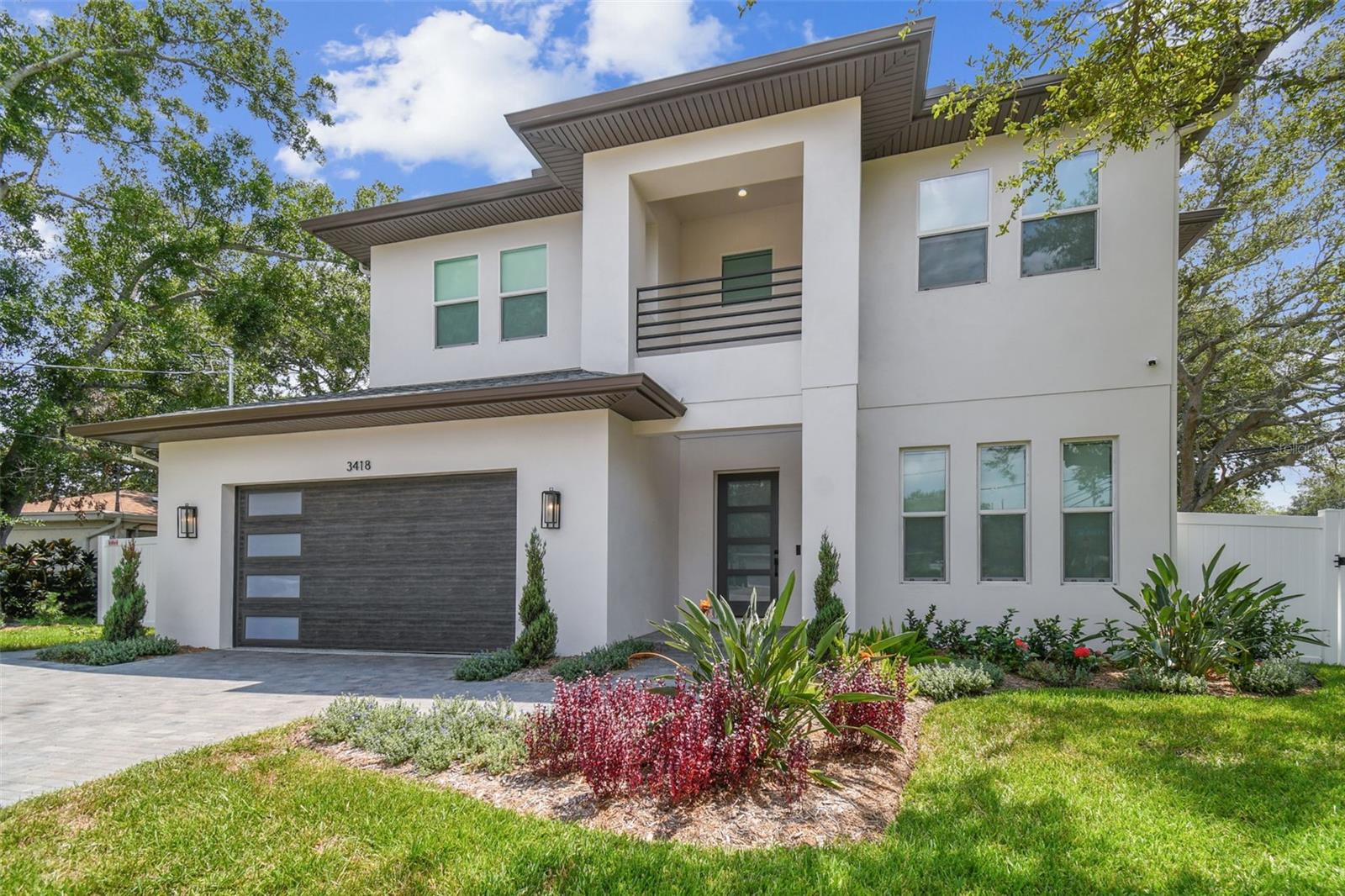 3418 W DORCHESTER ST