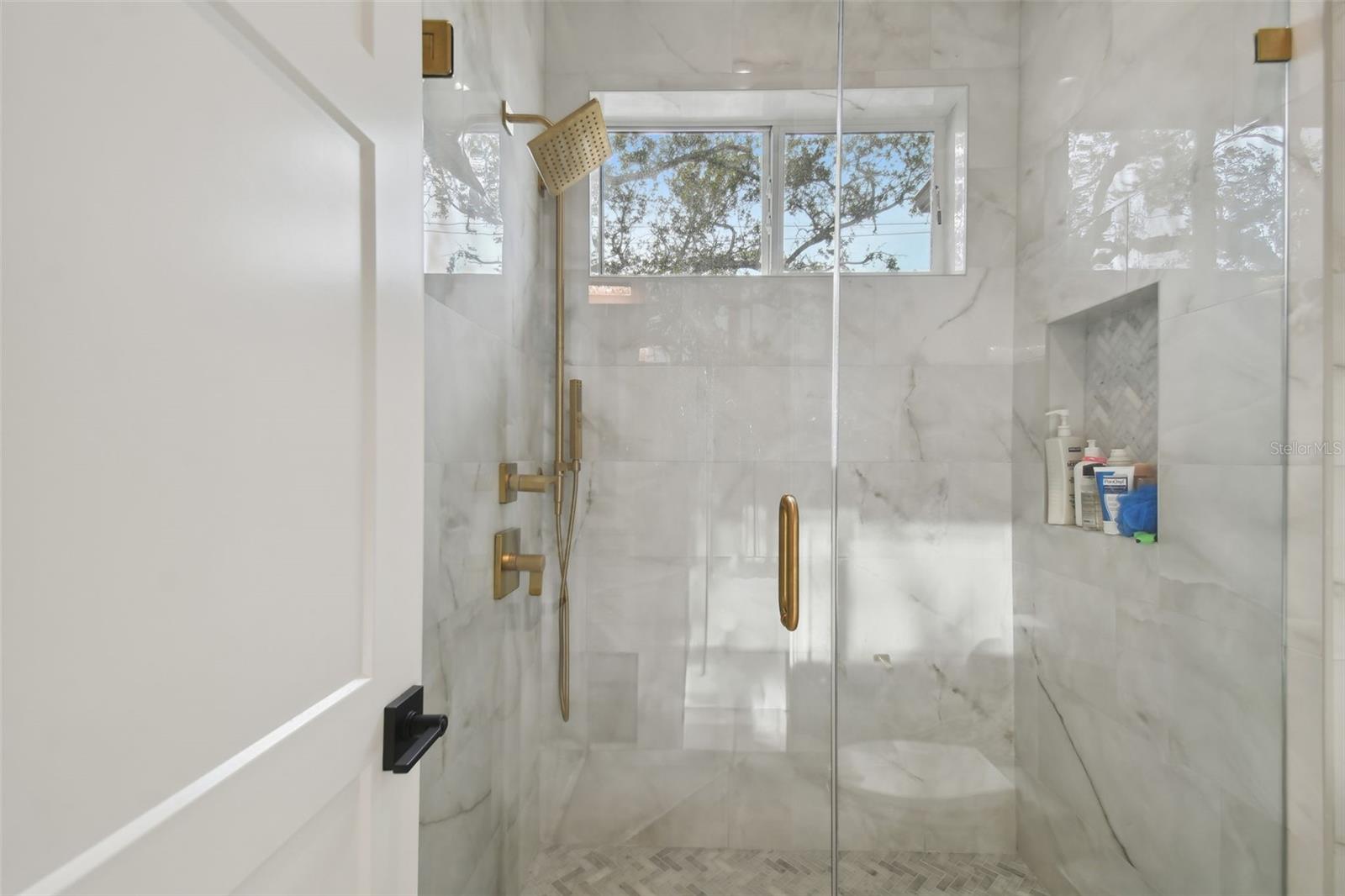 3418 W DORCHESTER ST