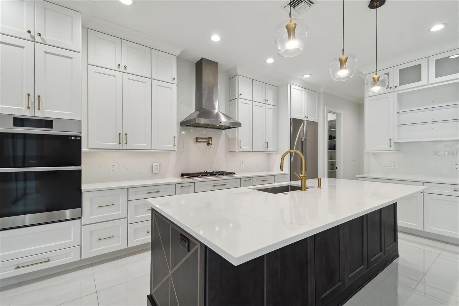 3418 W DORCHESTER ST