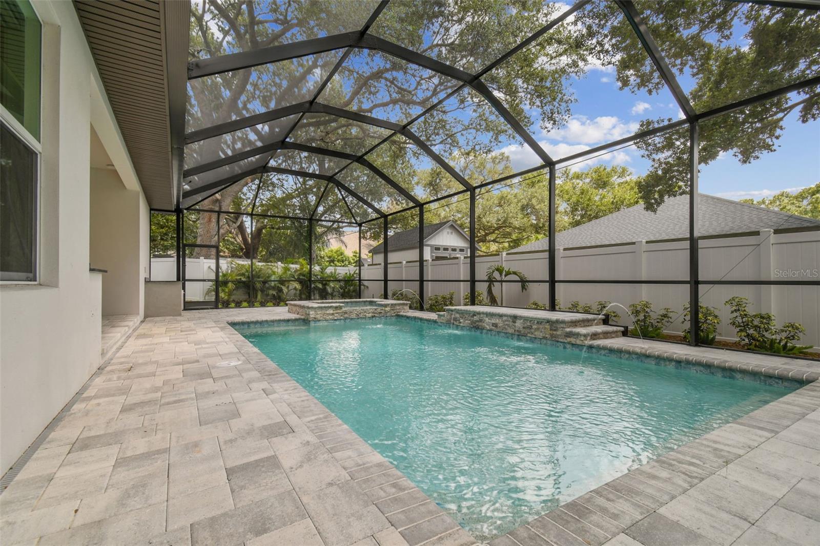 3418 W DORCHESTER ST