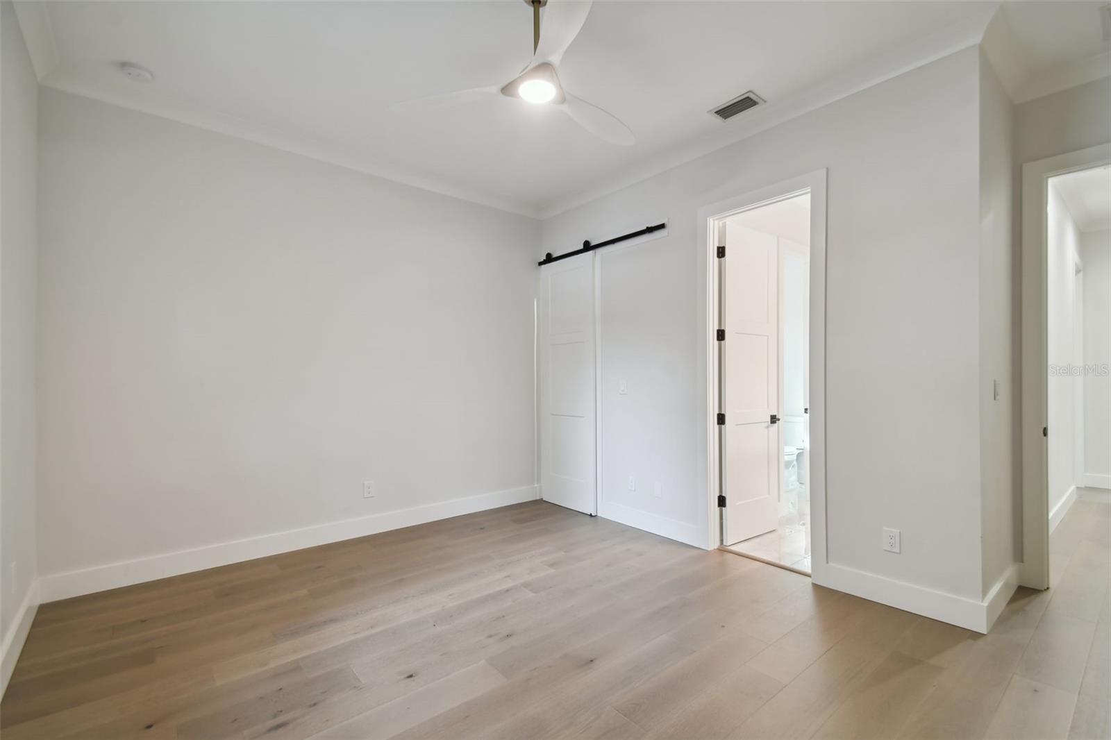 3418 W DORCHESTER ST