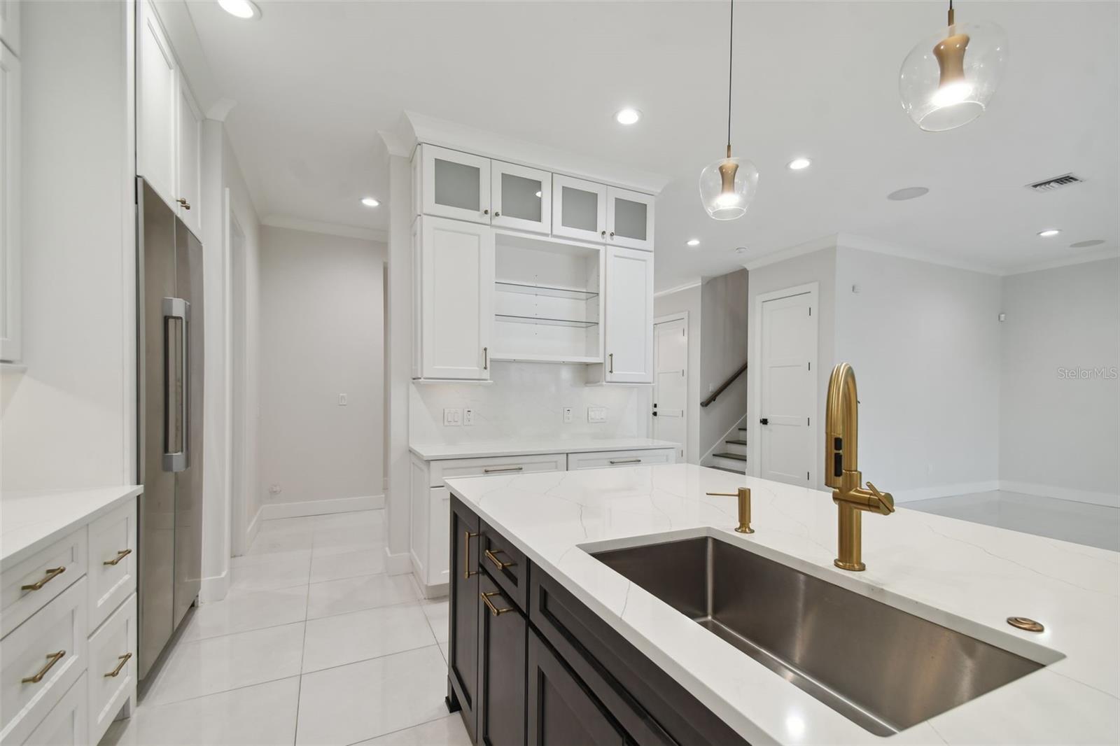 3418 W DORCHESTER ST