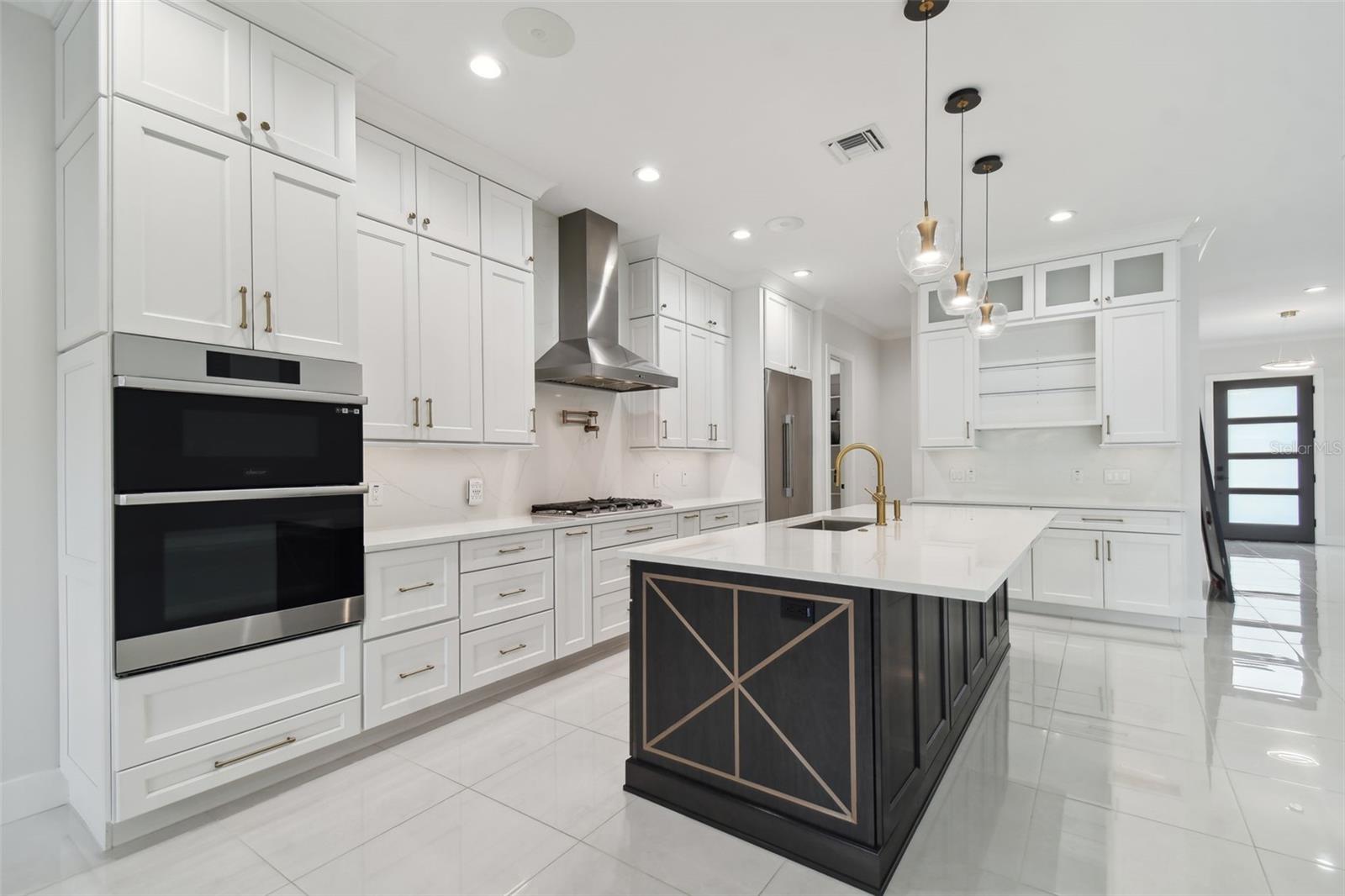 3418 W DORCHESTER ST