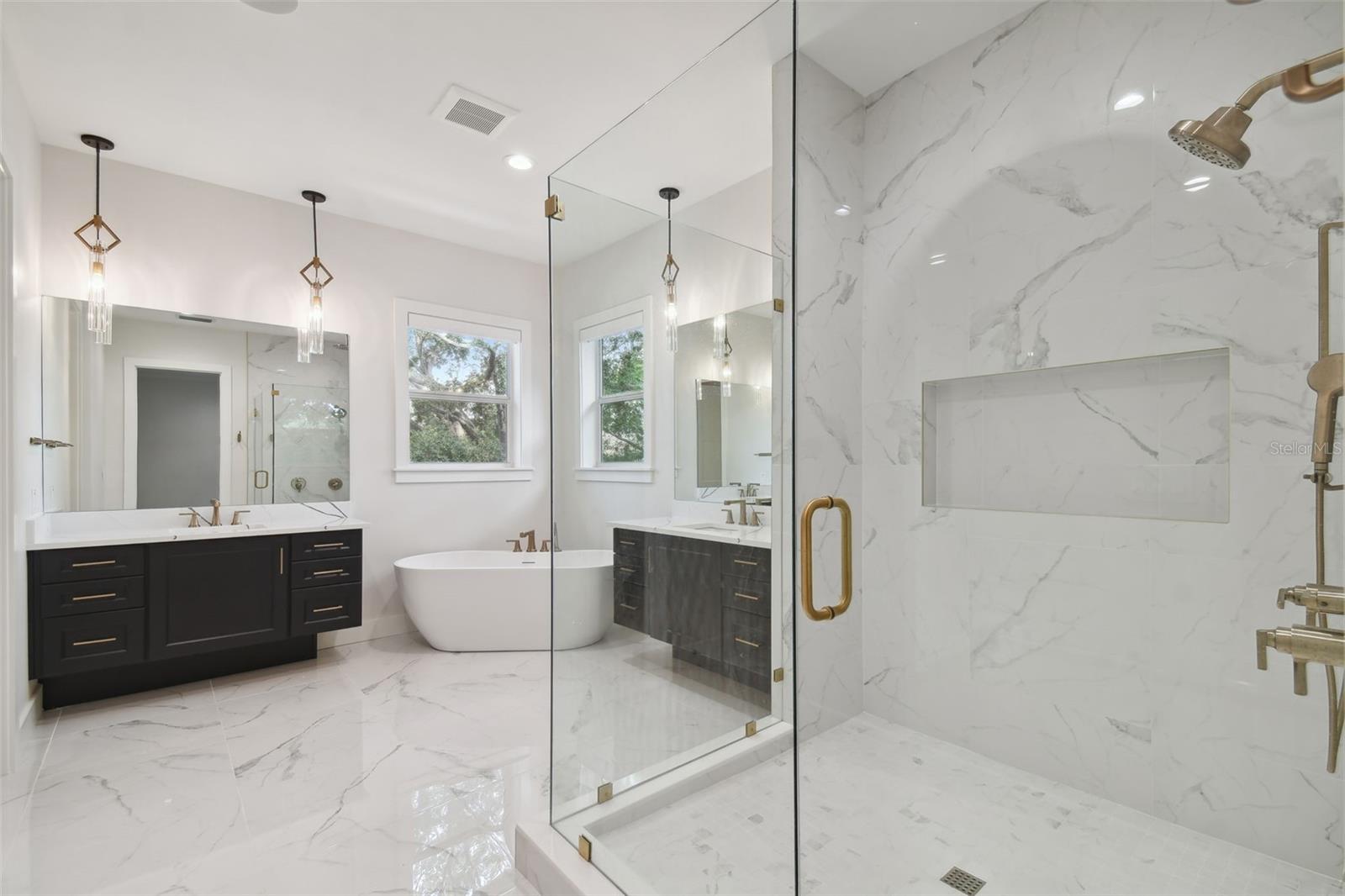 3418 W DORCHESTER ST