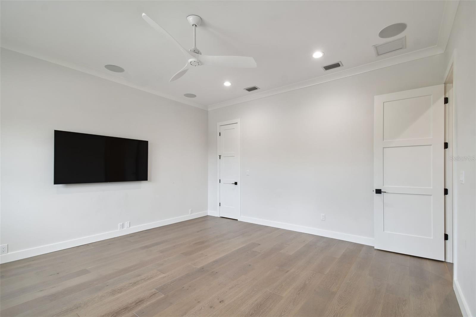 3418 W DORCHESTER ST