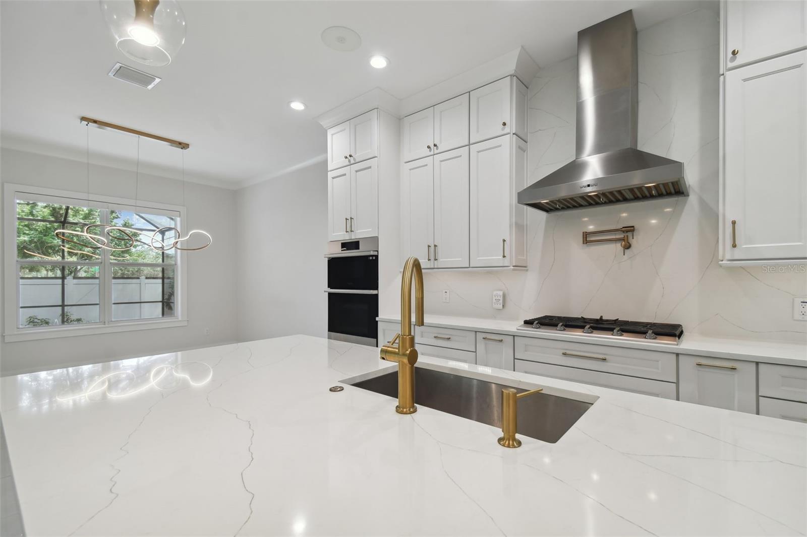 3418 W DORCHESTER ST