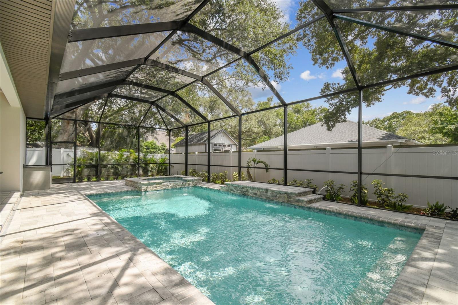 3418 W DORCHESTER ST