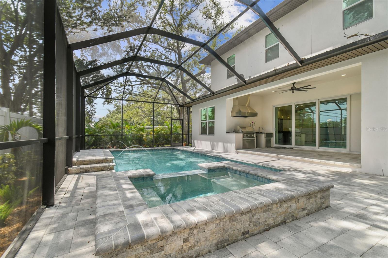 3418 W DORCHESTER ST