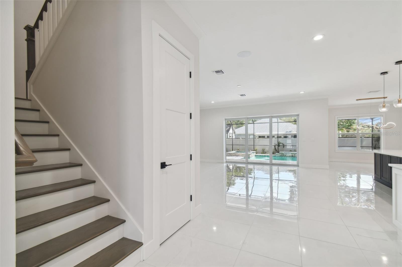 3418 W DORCHESTER ST