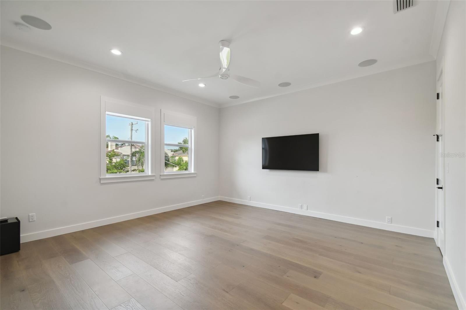 3418 W DORCHESTER ST