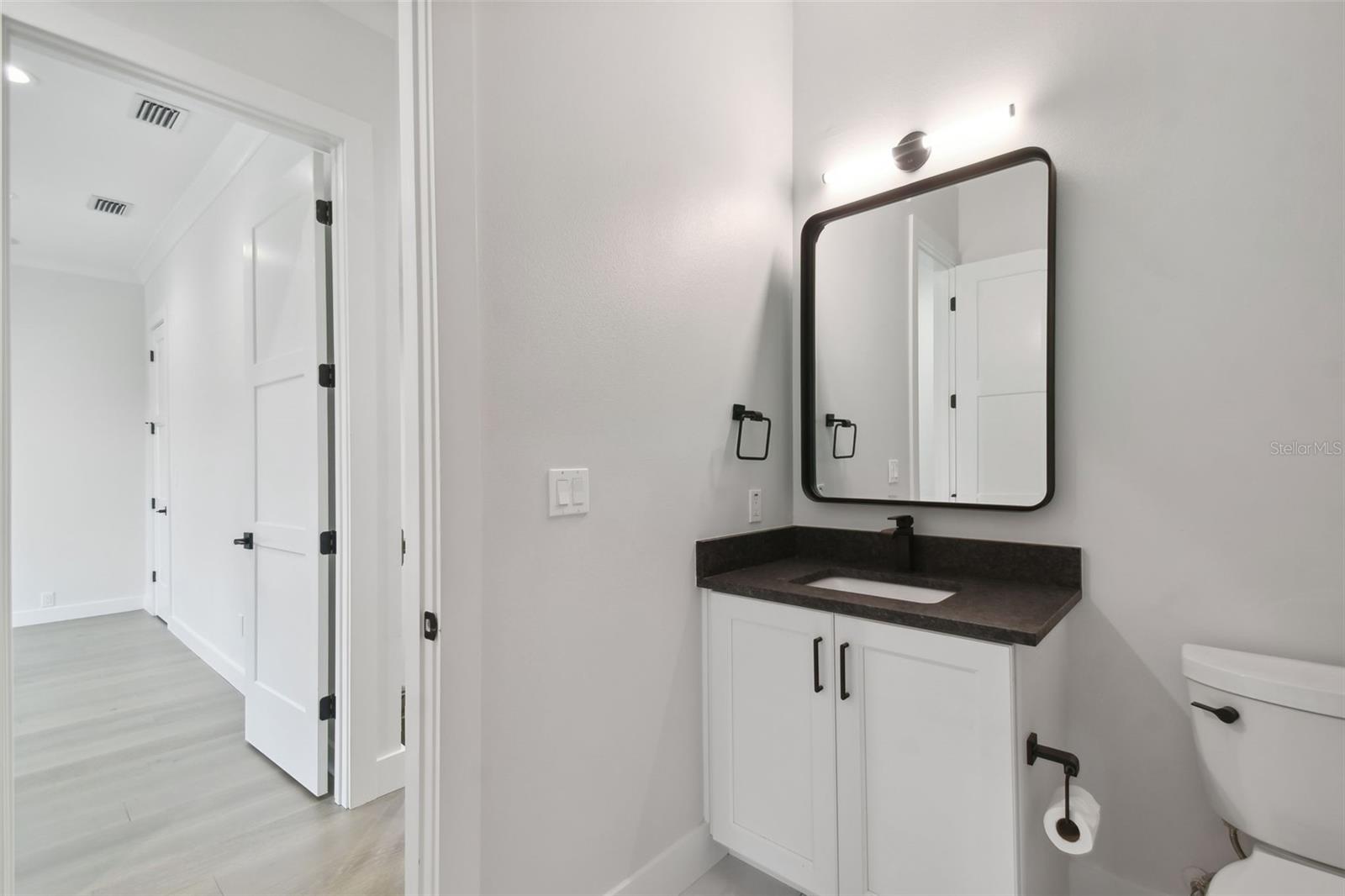 3418 W DORCHESTER ST