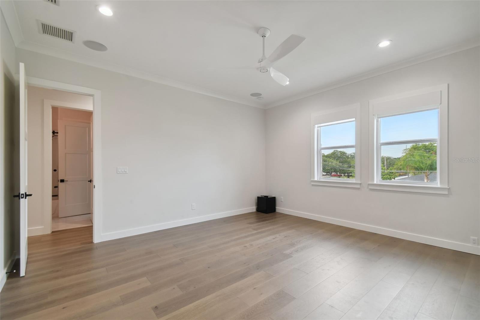 3418 W DORCHESTER ST