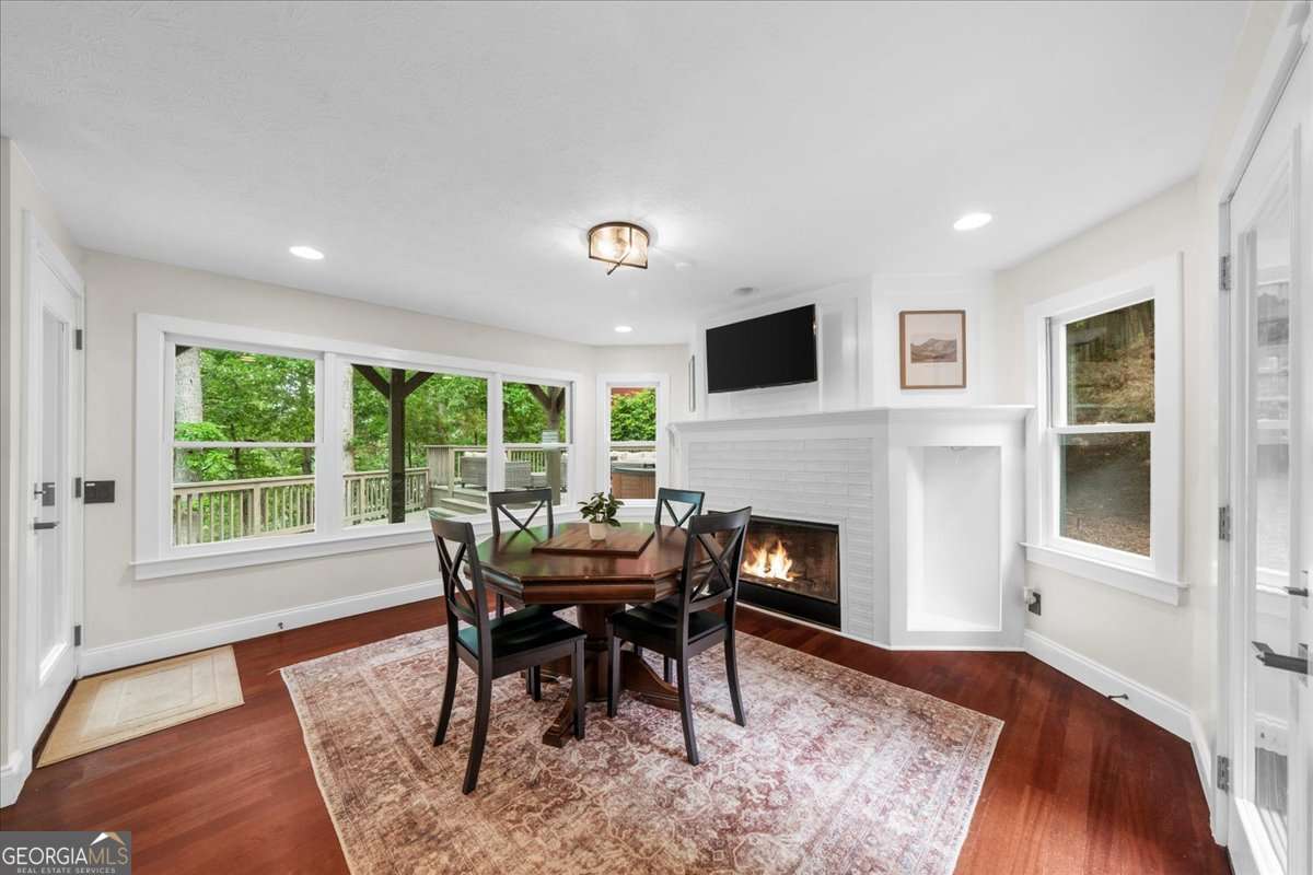 4735 Log Cabin Road