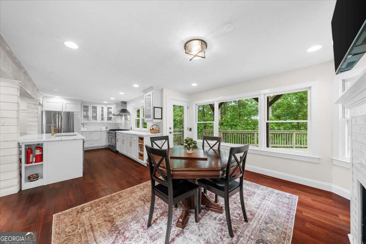 4735 Log Cabin Road