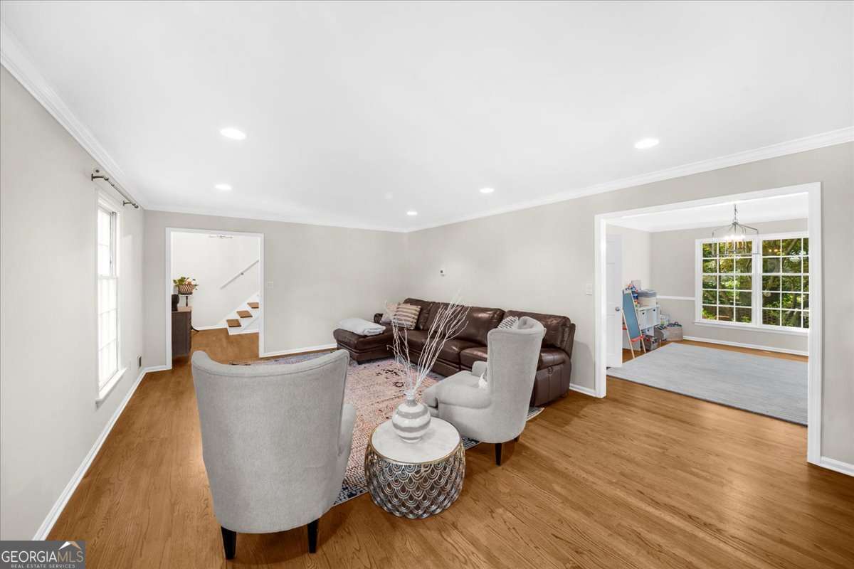 245 W Spalding Drive