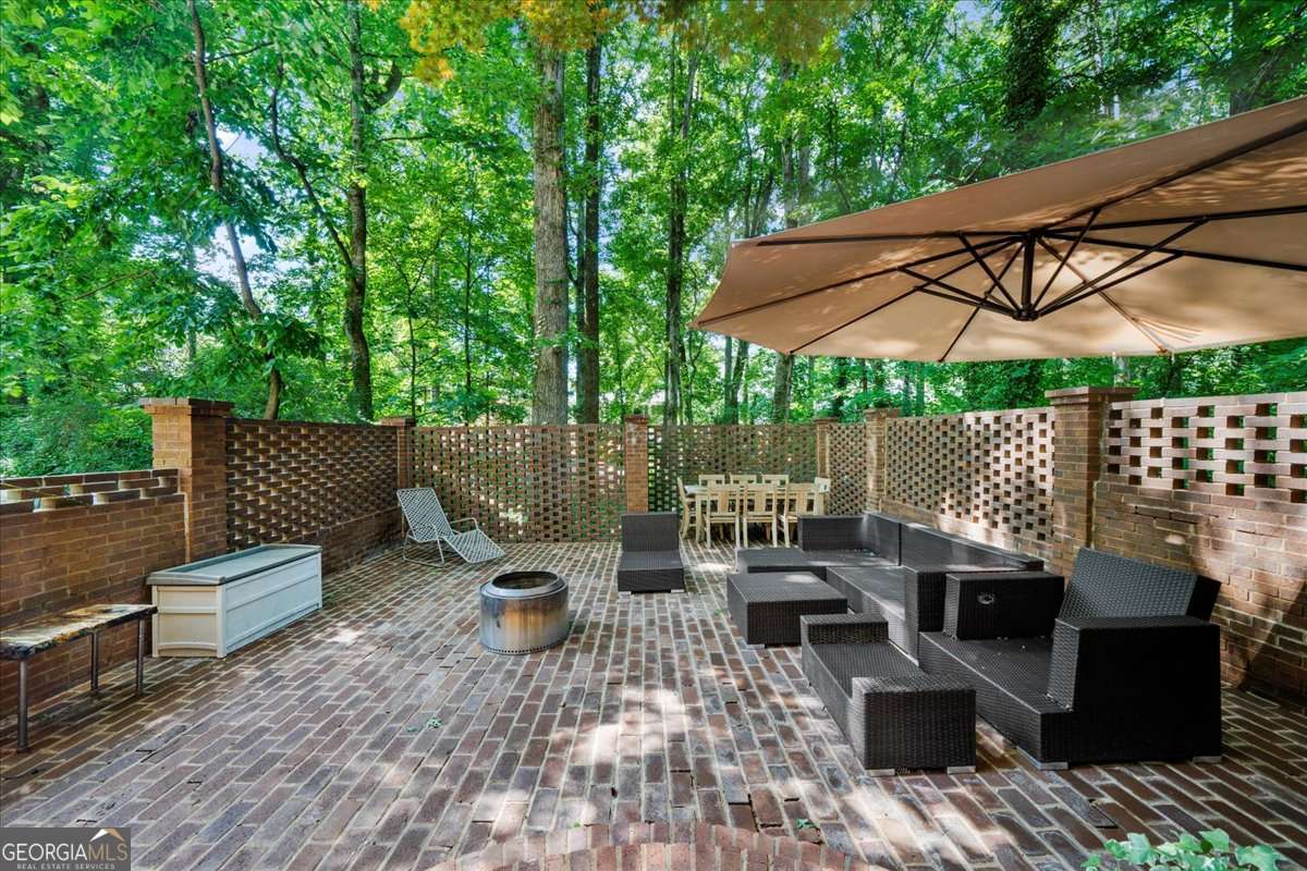 245 W Spalding Drive