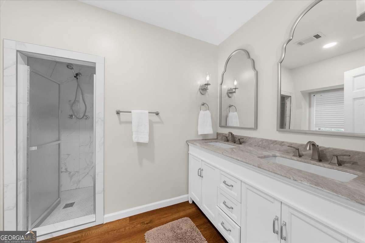 245 W Spalding Drive