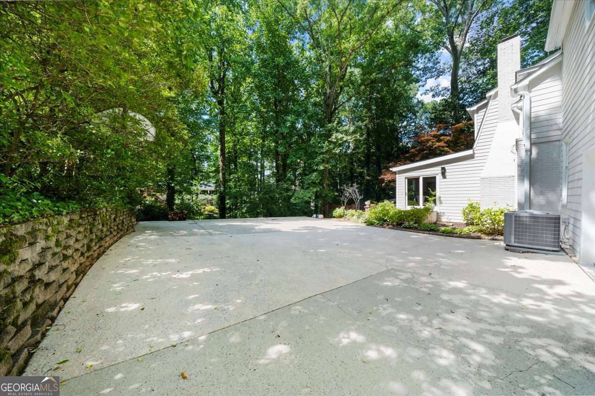 245 W Spalding Drive