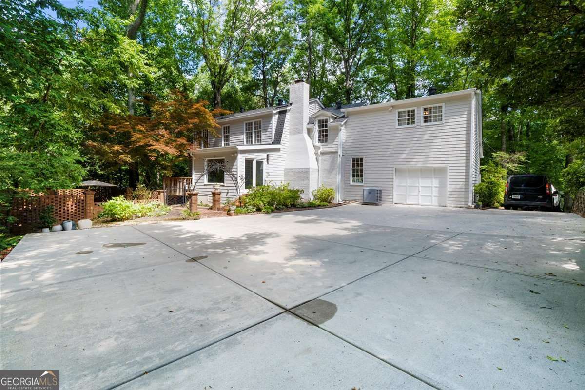 245 W Spalding Drive