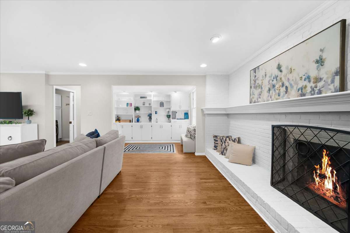 245 W Spalding Drive
