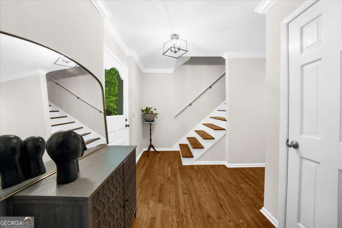 245 W Spalding Drive