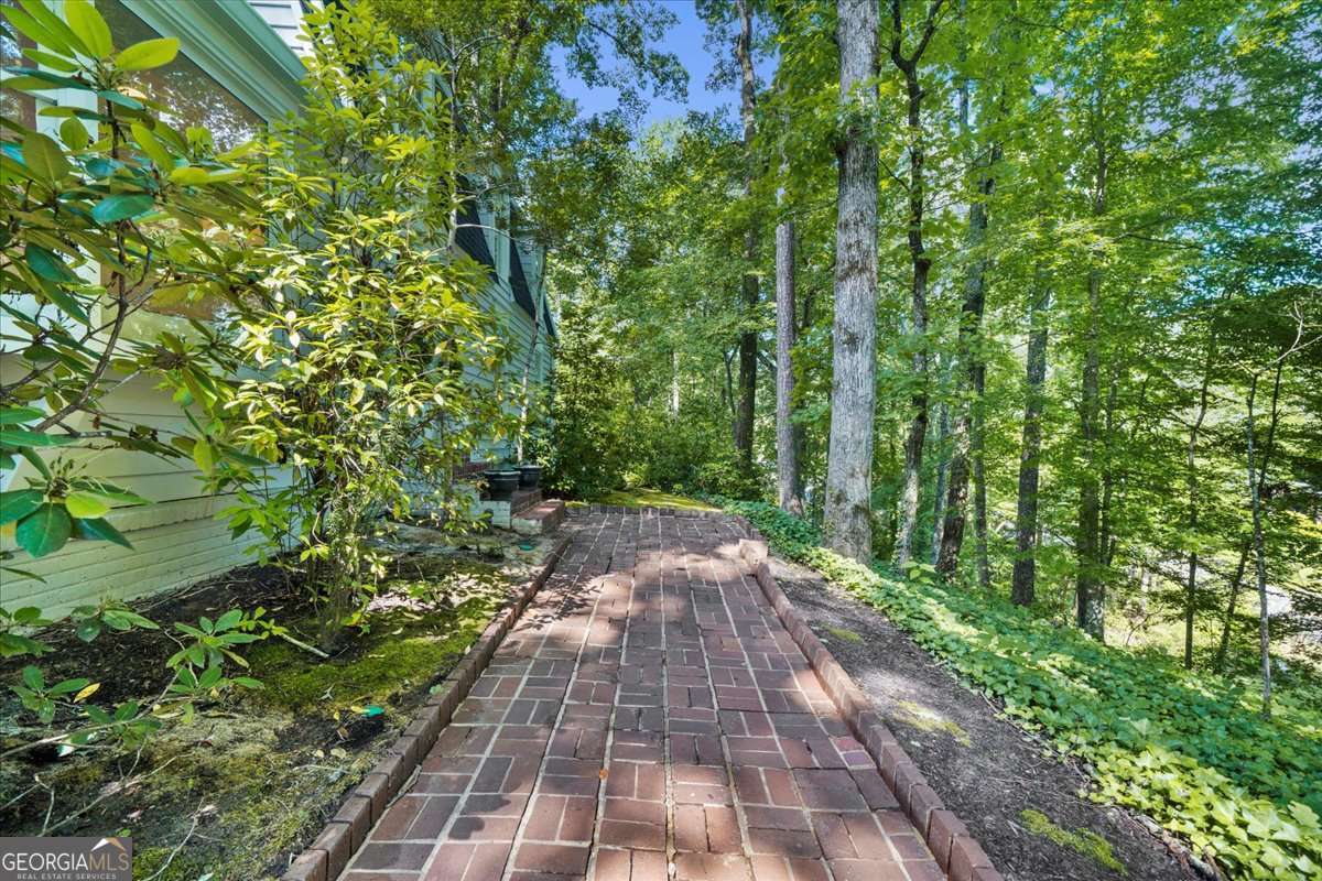 245 W Spalding Drive