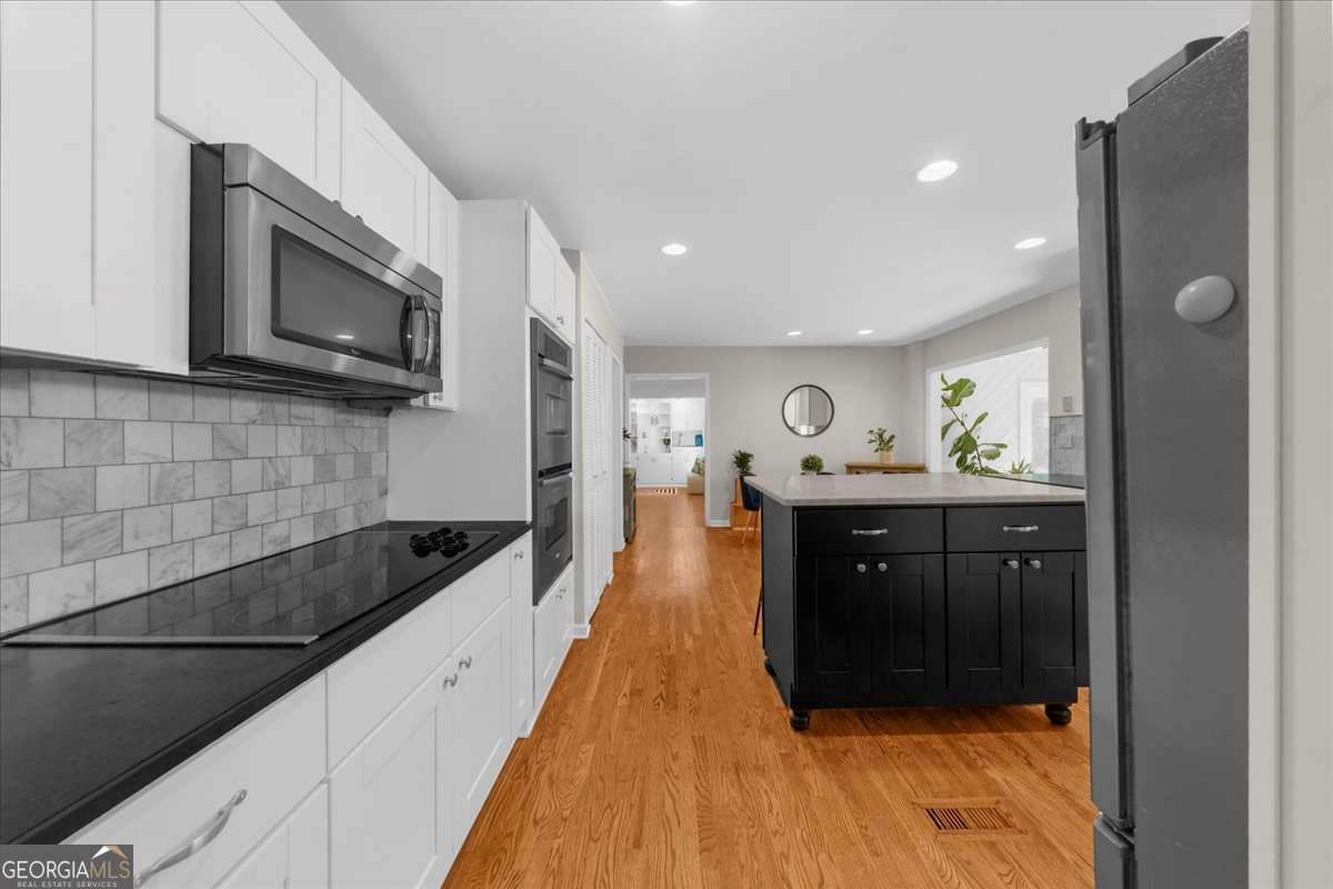 245 W Spalding Drive