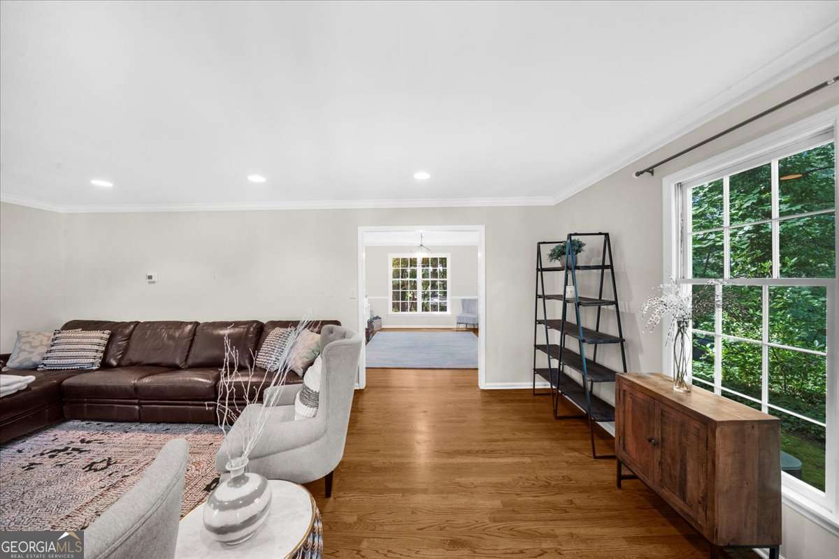 245 W Spalding Drive