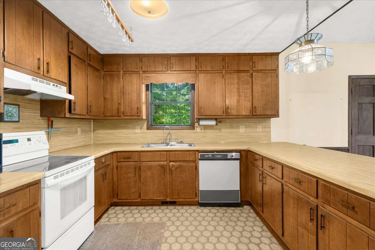 6800 Thunder Trail
