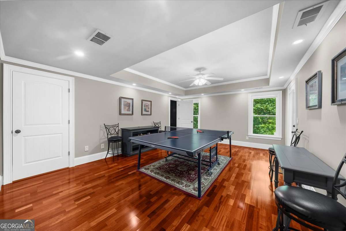 5850 Lake Harbor Trail
