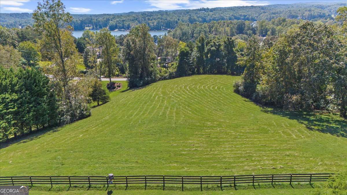 518 Overlook Dr 7.93 acres