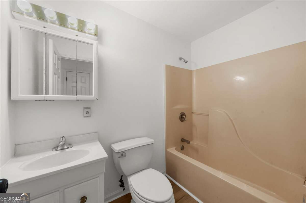 518 Overlook Dr 7.93 acres