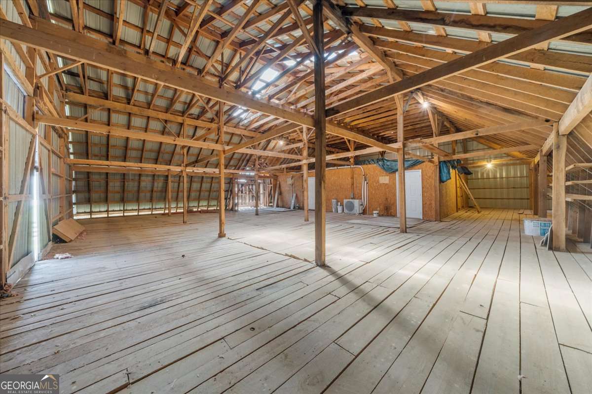 518 Overlook Dr 7.93 acres