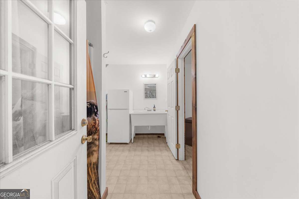 518 Overlook Dr 7.93 acres