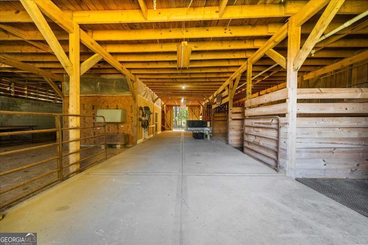 518 Overlook Dr 7.93 acres