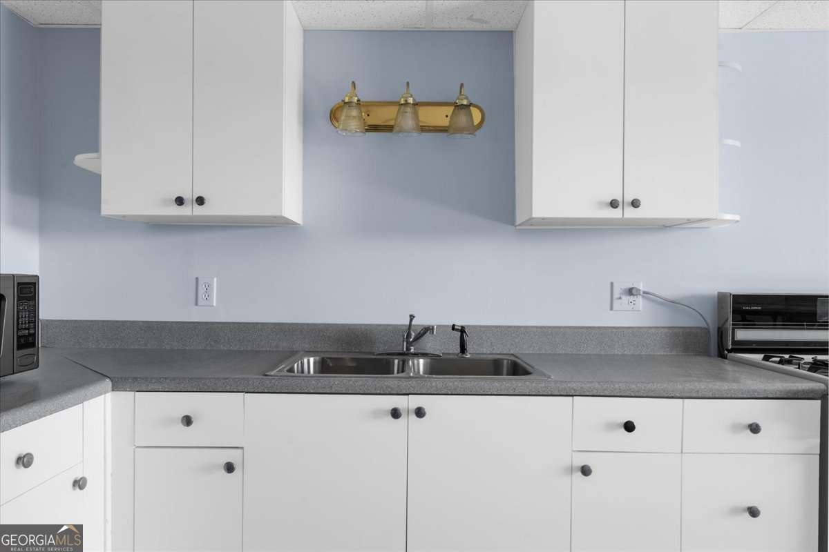 518 Overlook Dr 7.93 acres